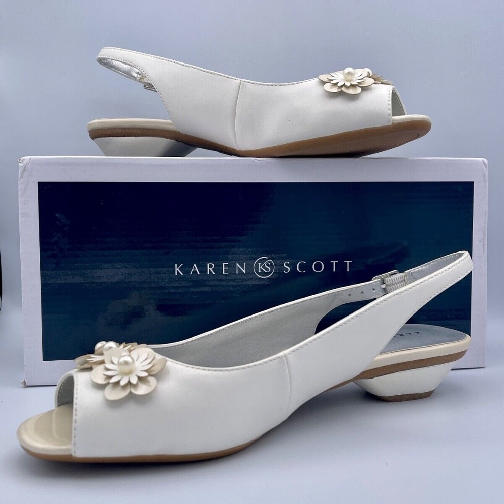 Karen Scott Women's Shoe Irmaa Peep-toe 3 Flowers Sandals White Size 10.5 M US